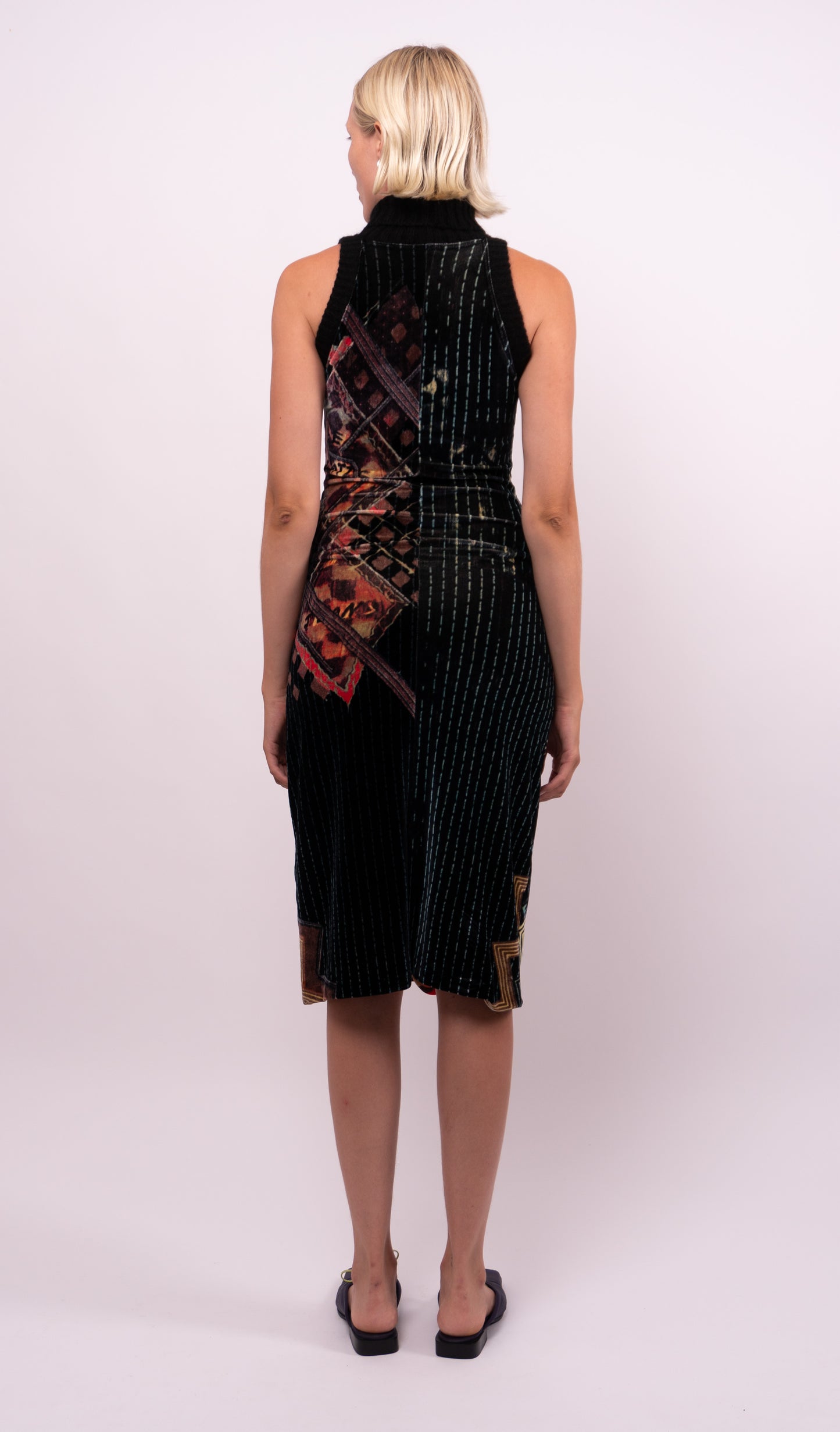 Legatte Jeans Fitted Tutleneck Printed Velvet Dress